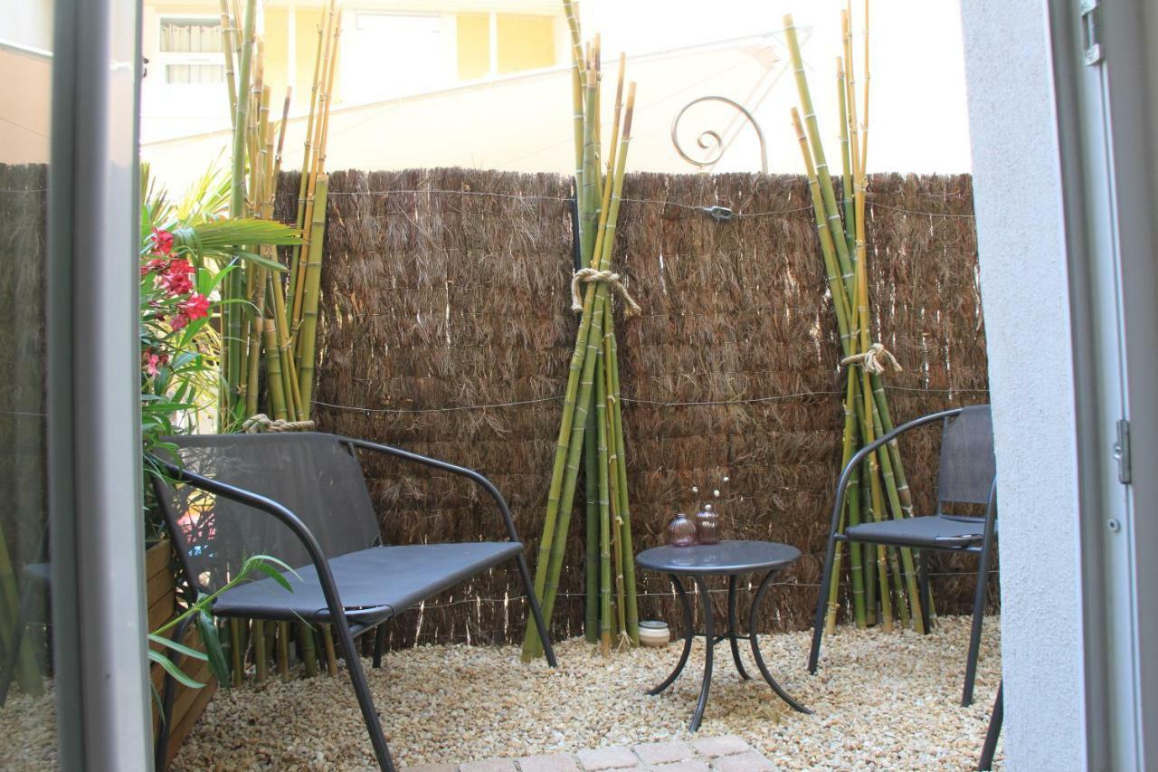Le Logis Gout Apartamento Carcassonne Exterior foto